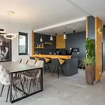 Villa Titanium